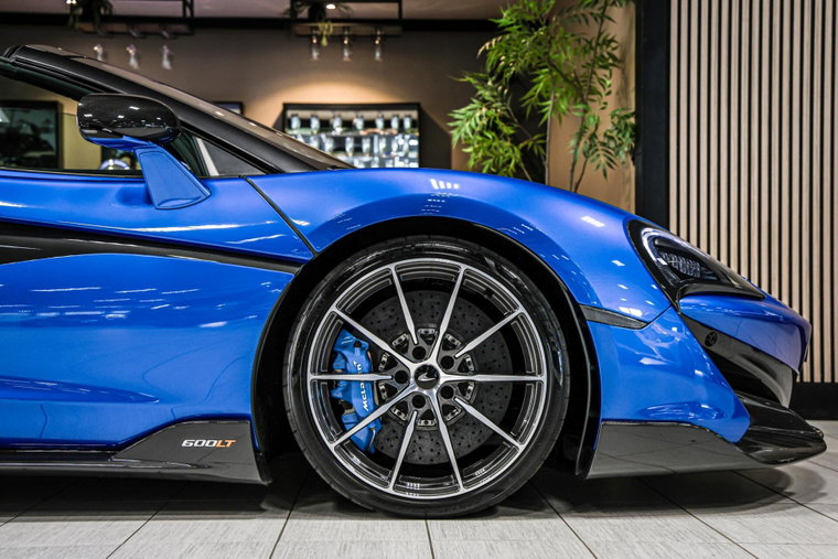 Vehicle Image 23