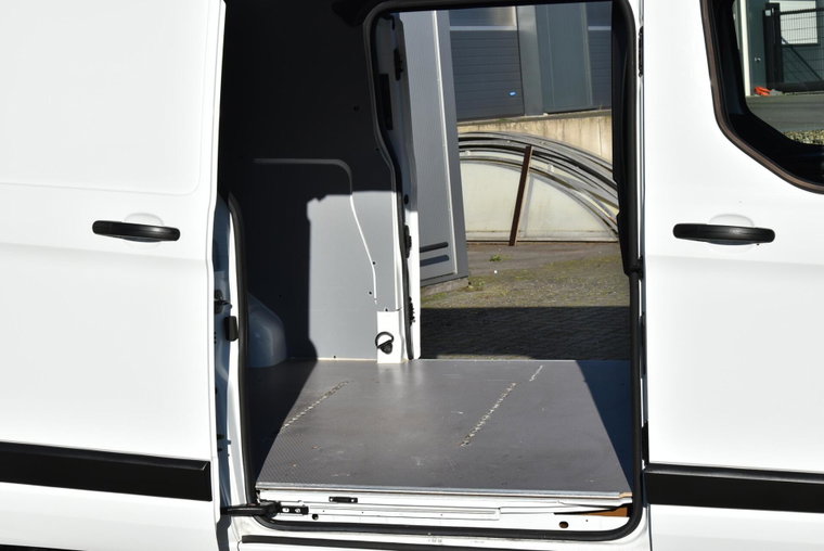 Vehicle Image 22
