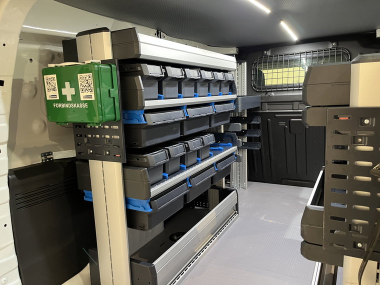 Vehicle Image 13