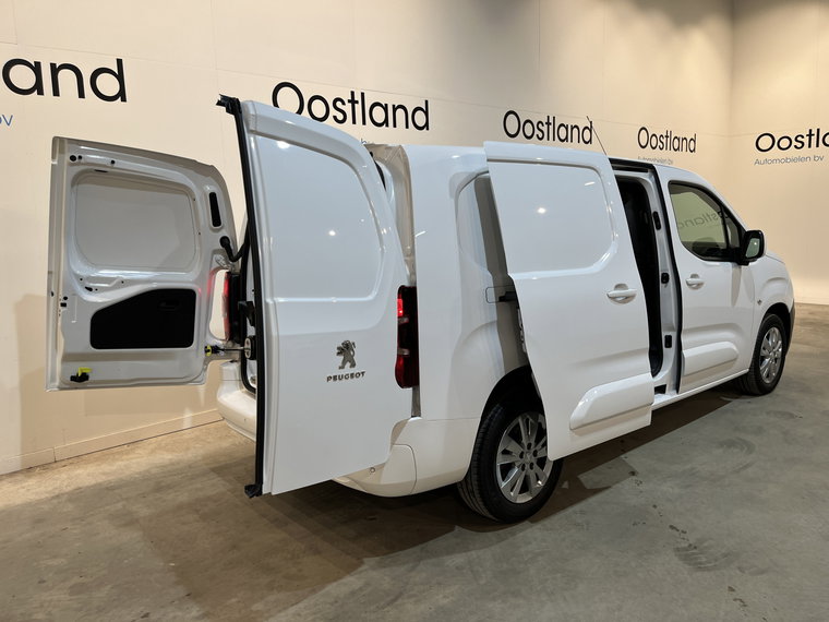 Vehicle Image 24