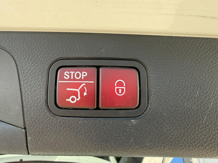 Vehicle Image 27