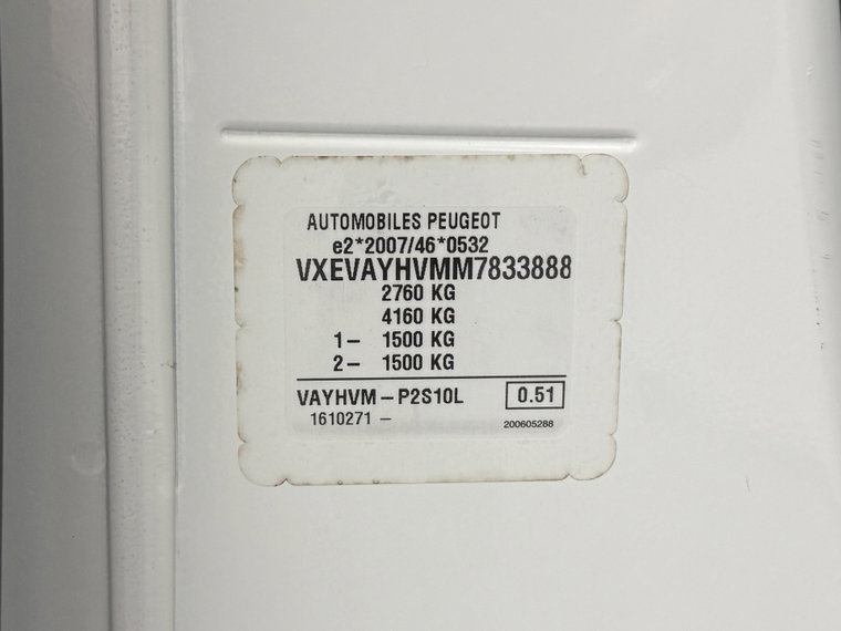 Vehicle Image 25