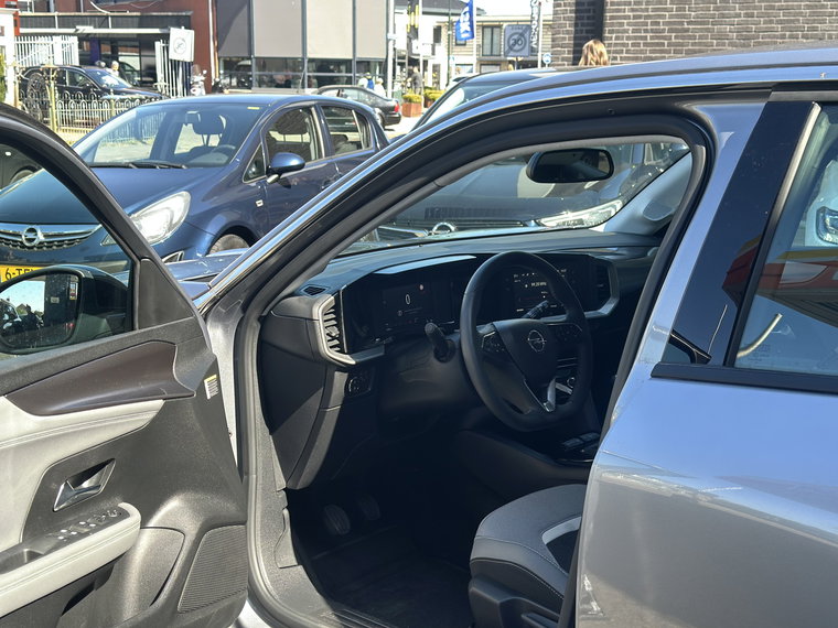 Vehicle Image 13