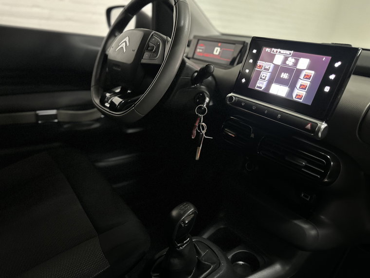 Vehicle Image 15