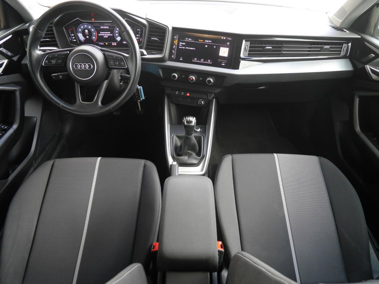 Vehicle Image 12