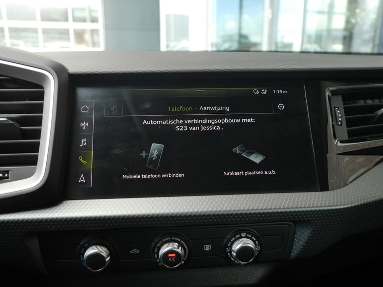 Vehicle Image 30