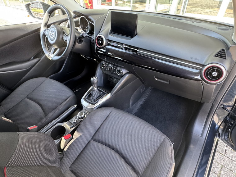 Vehicle Image 23
