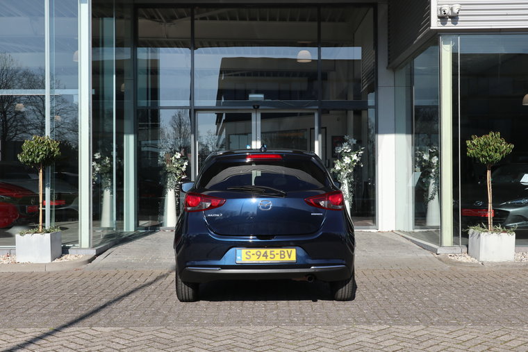 Vehicle Image 25