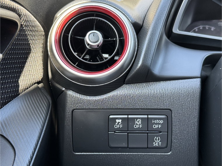 Vehicle Image 28