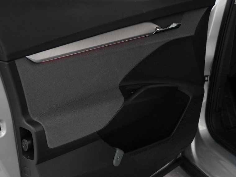 Vehicle Image 37