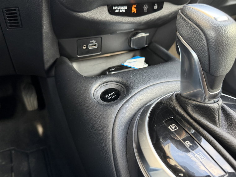 Vehicle Image 32