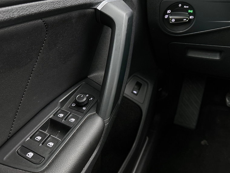 Vehicle Image 40