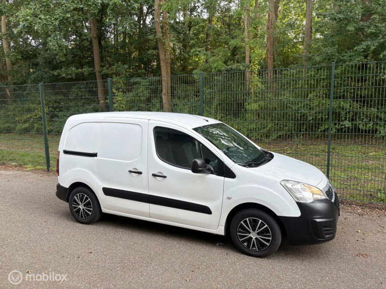 Vehicle Image 27
