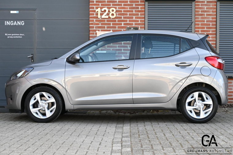 Vehicle Image 10