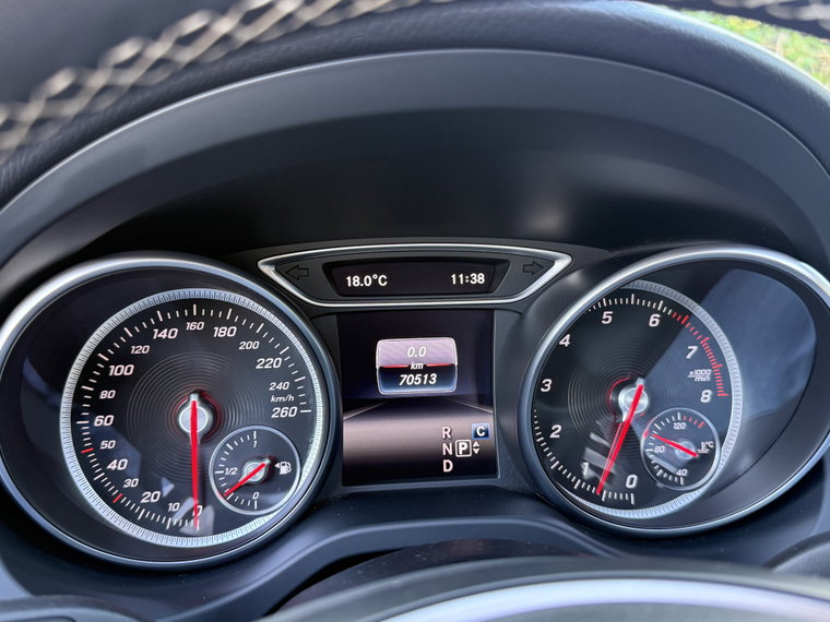 Vehicle Image 32