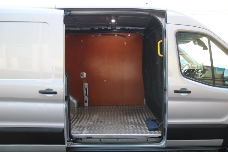 Vehicle Image 8