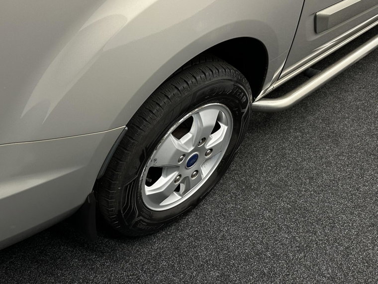 Vehicle Image 13