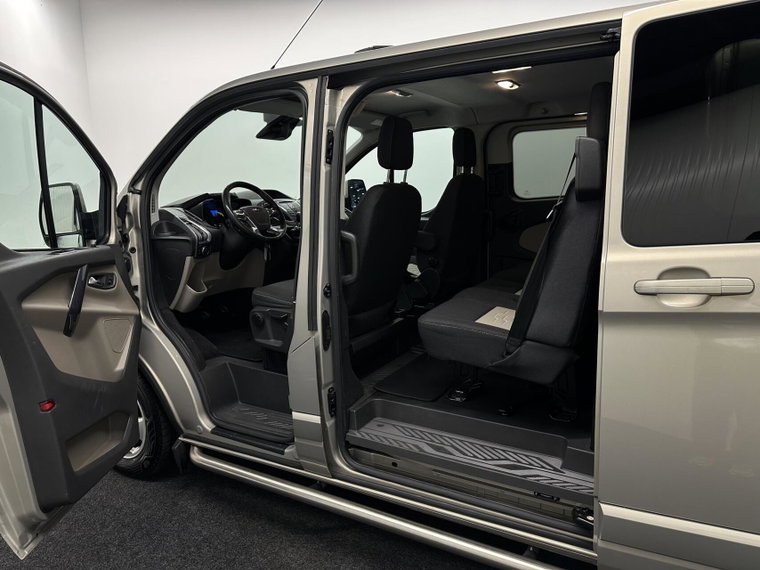 Vehicle Image 19