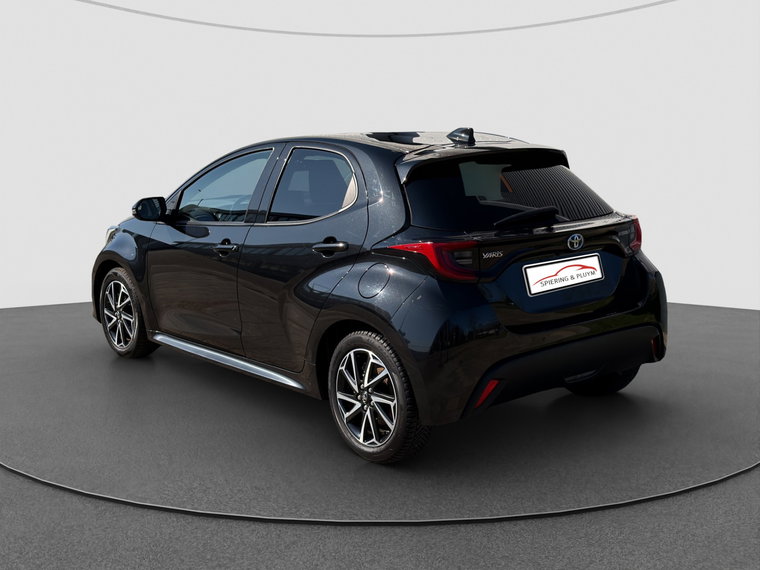 Vehicle Image 6