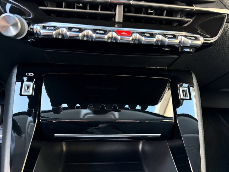 Vehicle Image 38