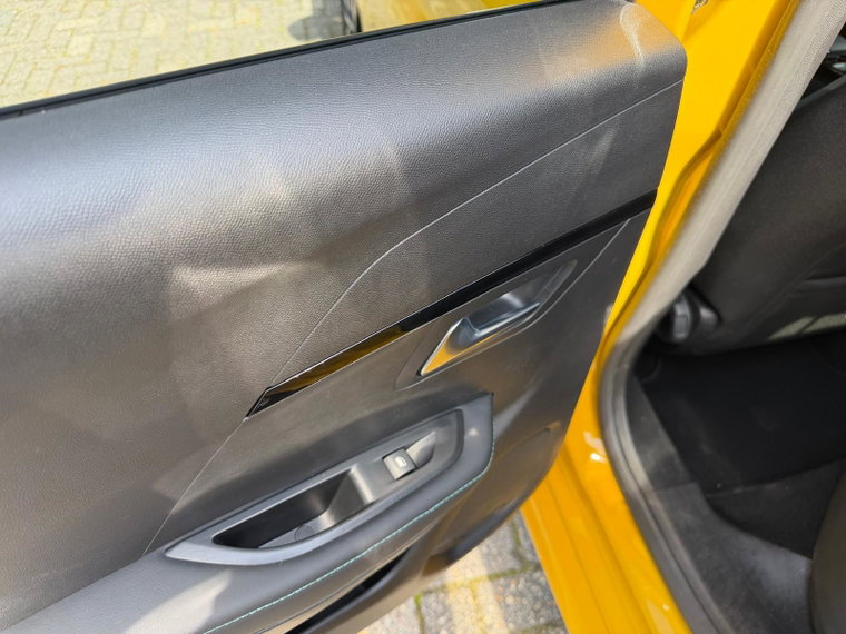 Vehicle Image 40