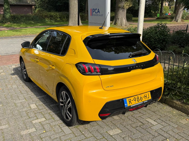 Vehicle Image 43