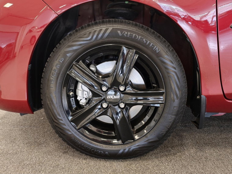 Vehicle Image 15