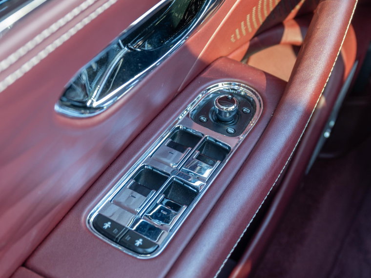 Vehicle Image 36