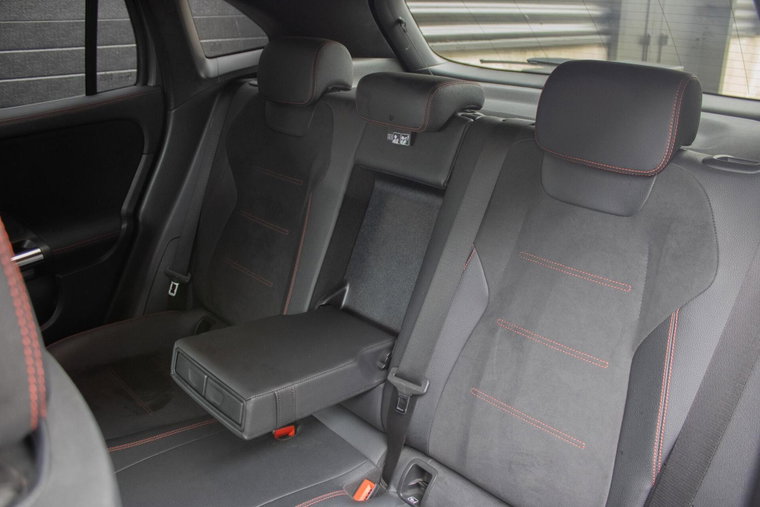 Vehicle Image 32