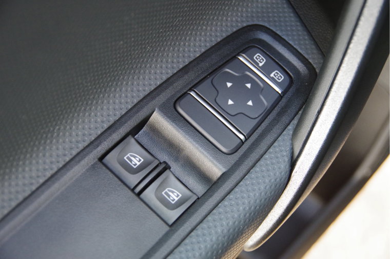 Vehicle Image 32