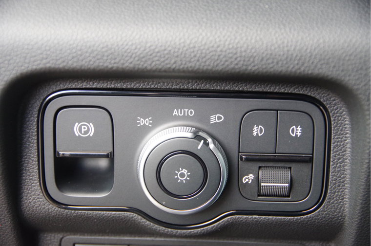 Vehicle Image 36
