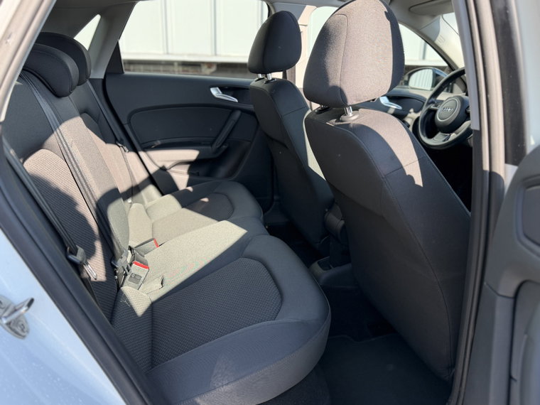 Vehicle Image 14