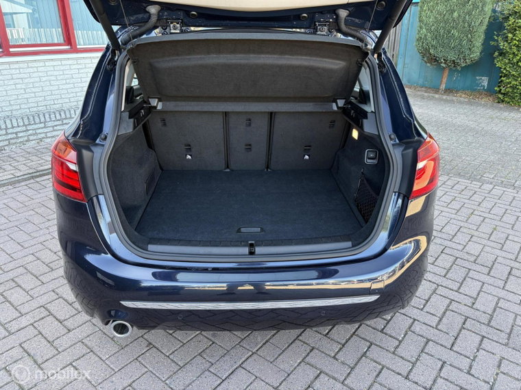 Vehicle Image 24