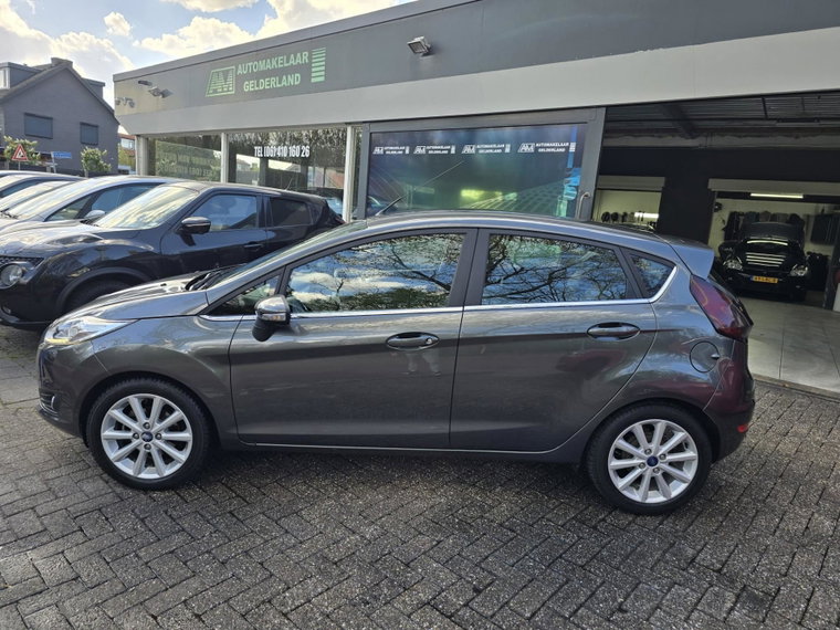 Vehicle Image 9