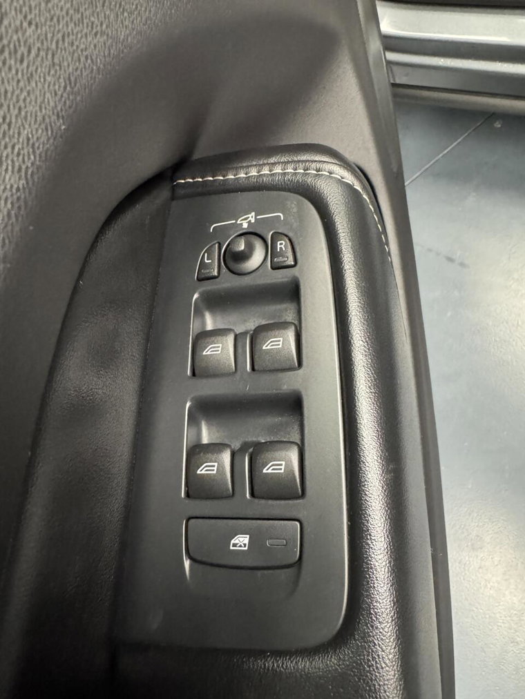 Vehicle Image 45