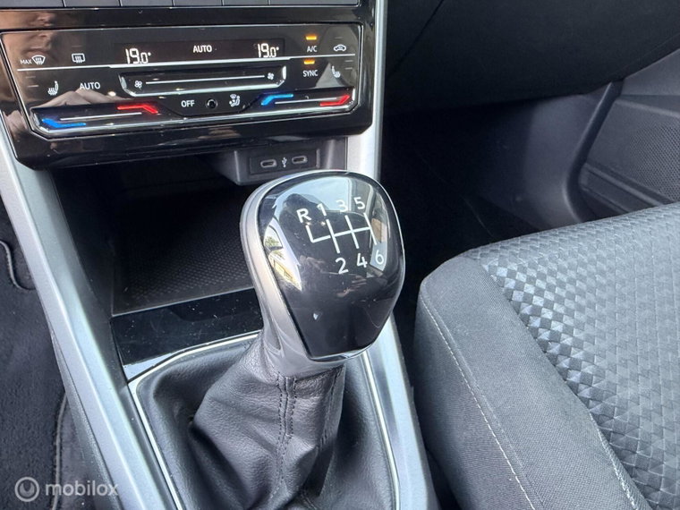Vehicle Image 42