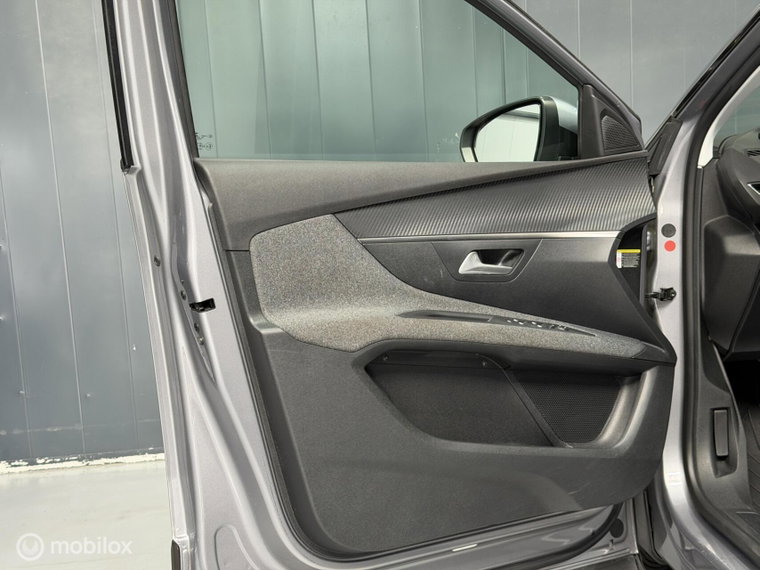 Vehicle Image 60