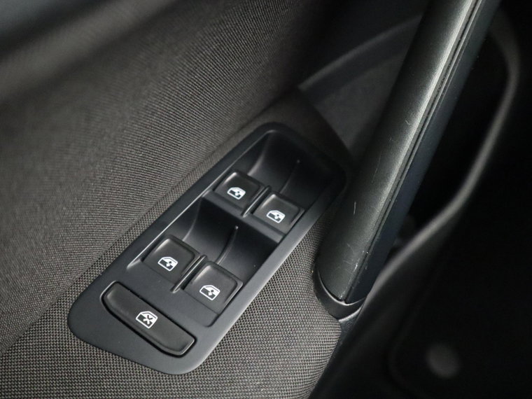 Vehicle Image 40