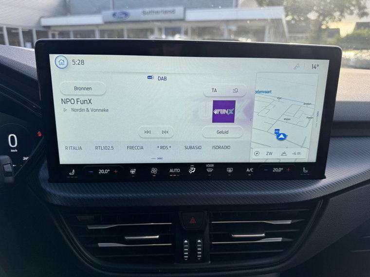 Vehicle Image 14