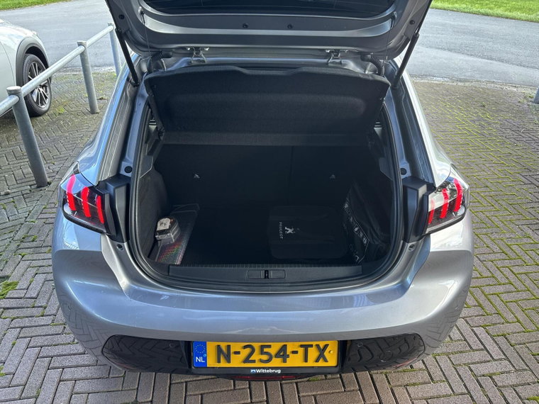 Vehicle Image 28