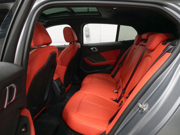Vehicle Image 35