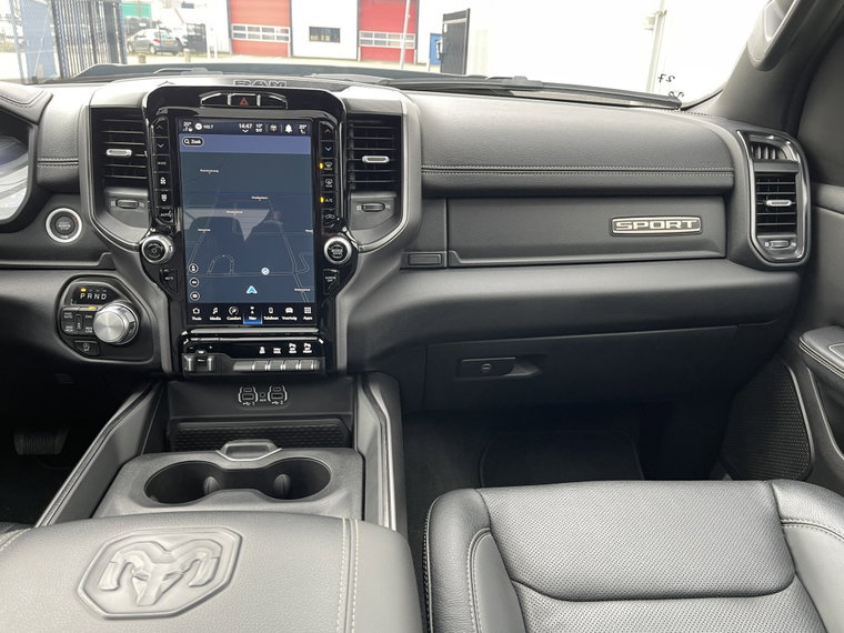 Vehicle Image 37