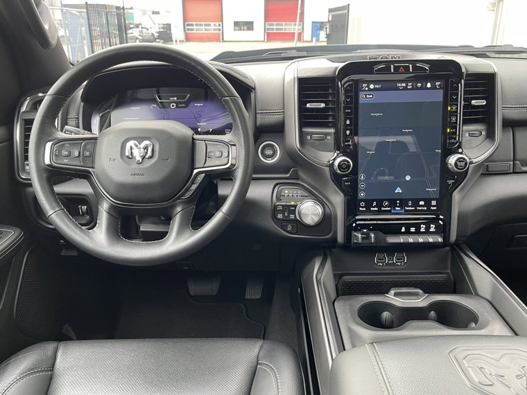 Vehicle Image 38