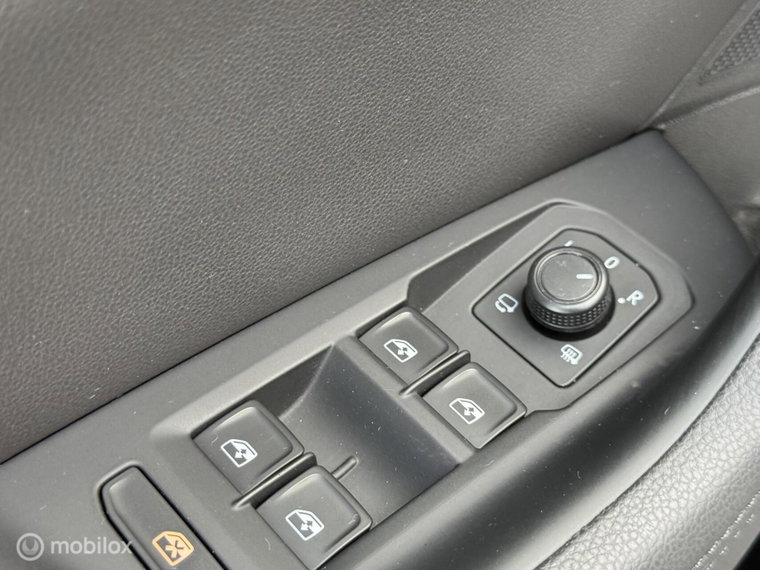 Vehicle Image 40