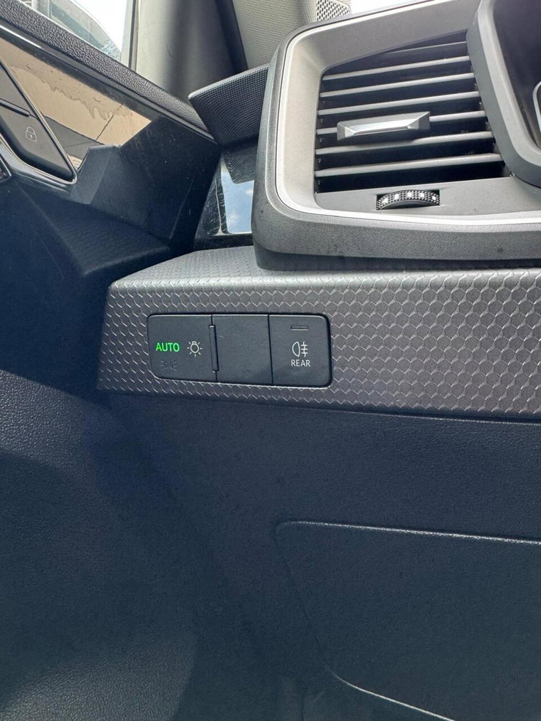 Vehicle Image 24