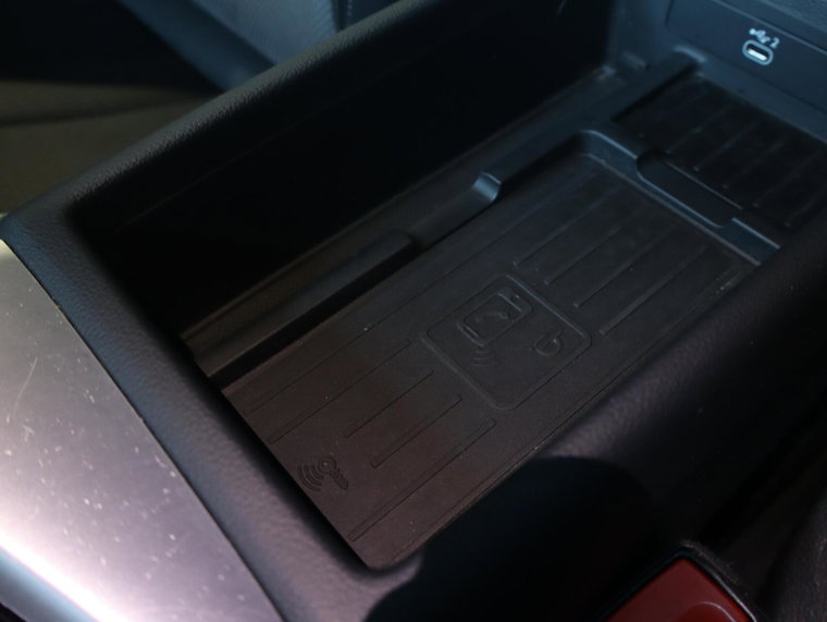 Vehicle Image 33