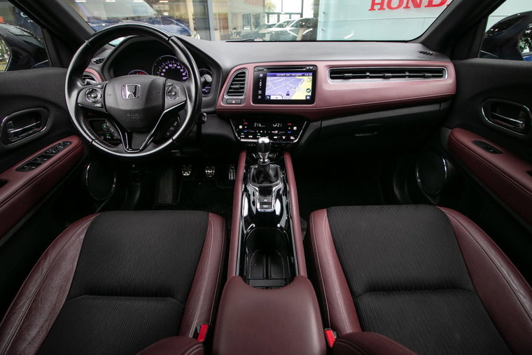 Vehicle Image 14