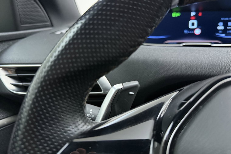 Vehicle Image 25