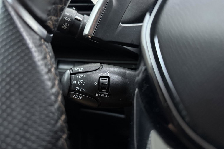 Vehicle Image 26