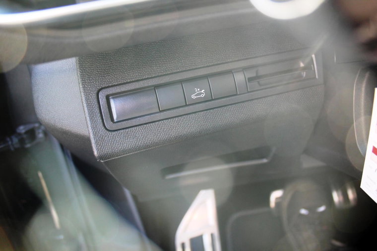 Vehicle Image 26